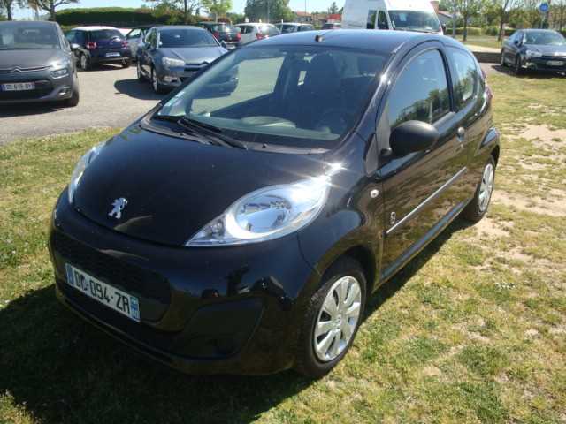 A vendre Peugeot 107 1.0e 12V 68ch BLUE LION Série 64 de 2014 d'occasion à 4500 € de moins de 108 700 kms à Carbonne en Haute-Garonne